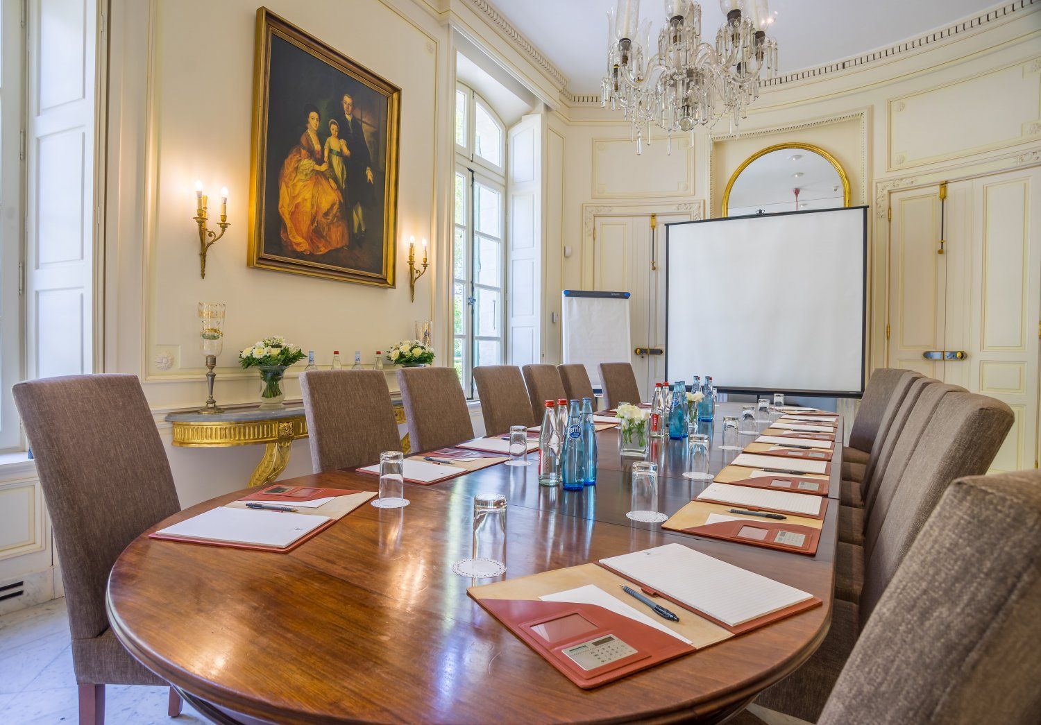 Château in Provence with 20-acre grounds