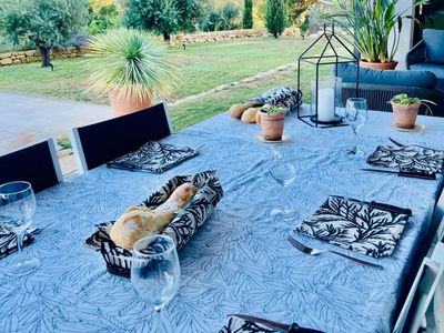 Villa Les Camoins: Elegant Garden Venue with Pool in Marseille
