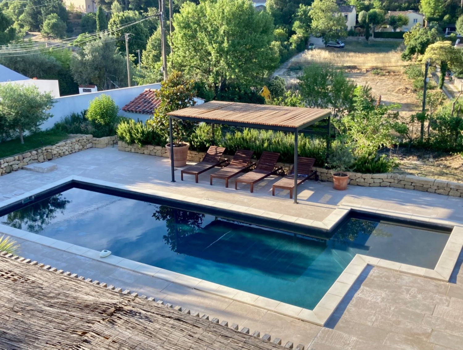 Villa with swimming pool at the foot of the Marcel Pagnol hills
