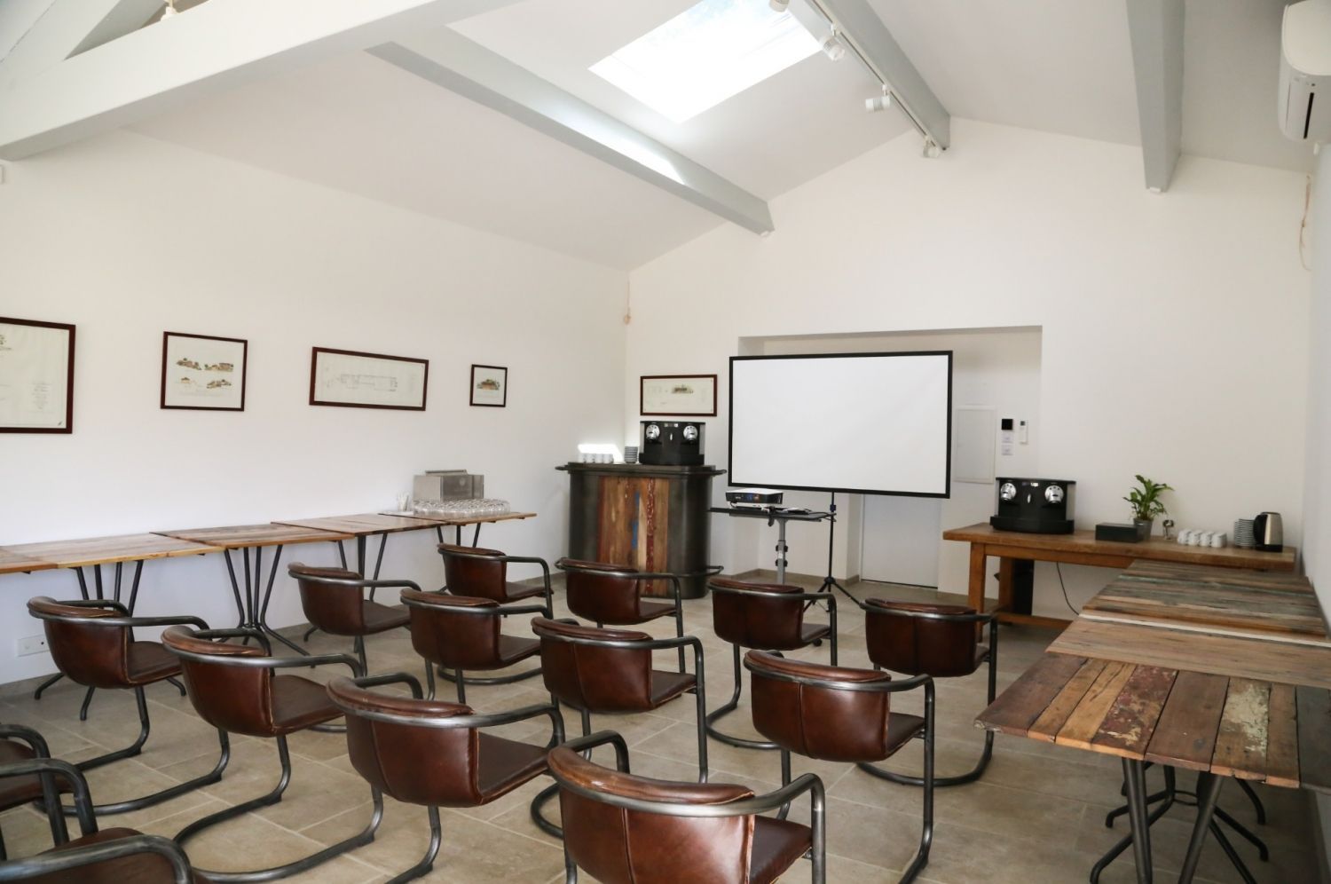 Provençal Estate with Mountain Views for Events & Accommodation