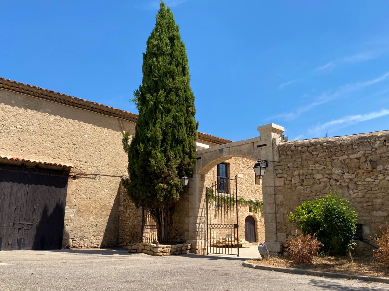Estate with hotel in the South