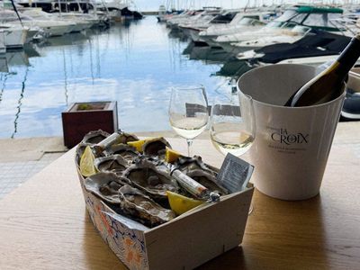 Wine bar on the Port