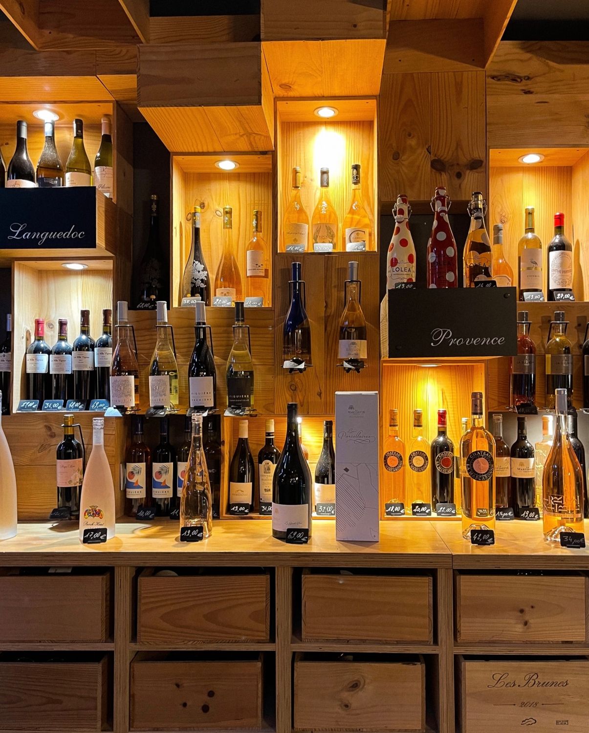 Warm and friendly wine bar