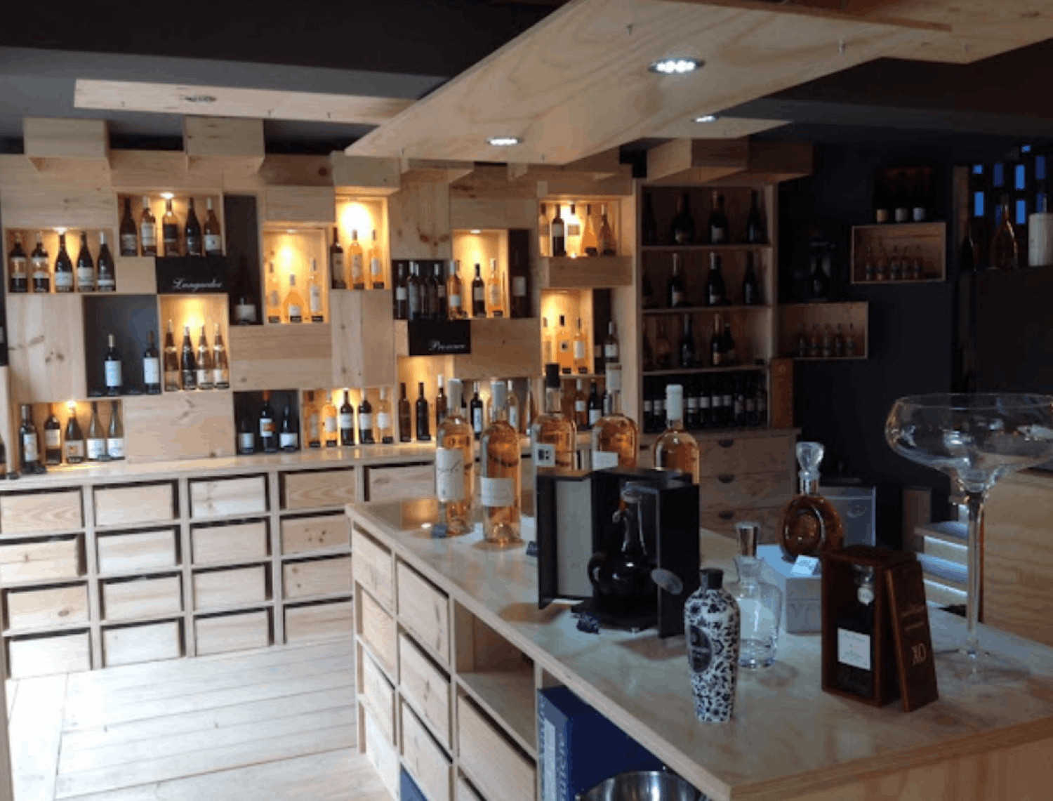 Warm and friendly wine bar