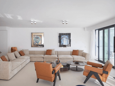 Luxury Apartment Facing Palais Cannes – Terrace, Events up to 80 Guests

