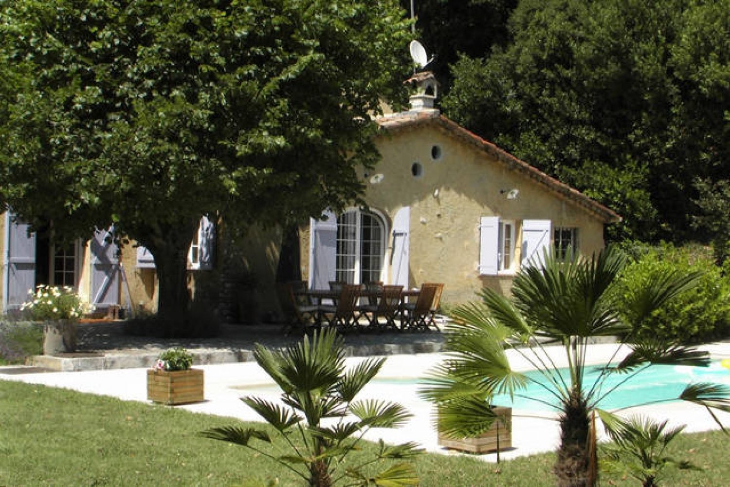 Joli Mas Provençal avec Piscine et Pool house