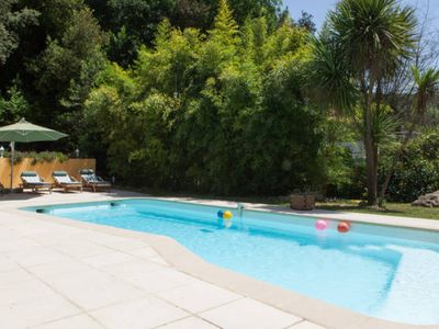 Pretty Provençal farmhouse with swimming pool and pool house