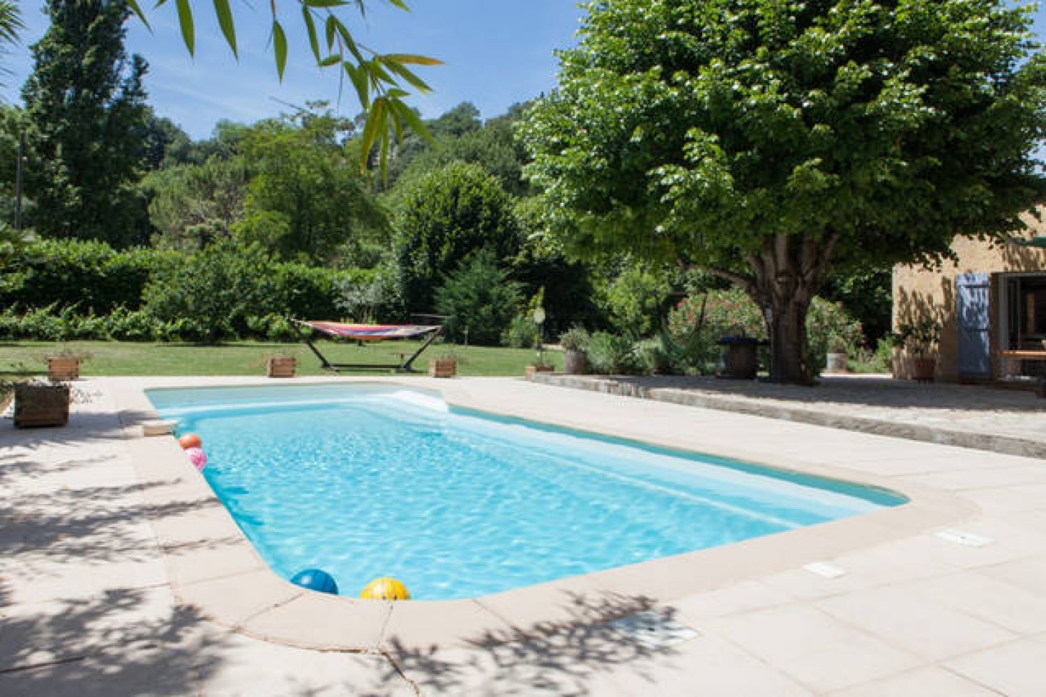 Joli Mas Provençal avec Piscine et Pool house