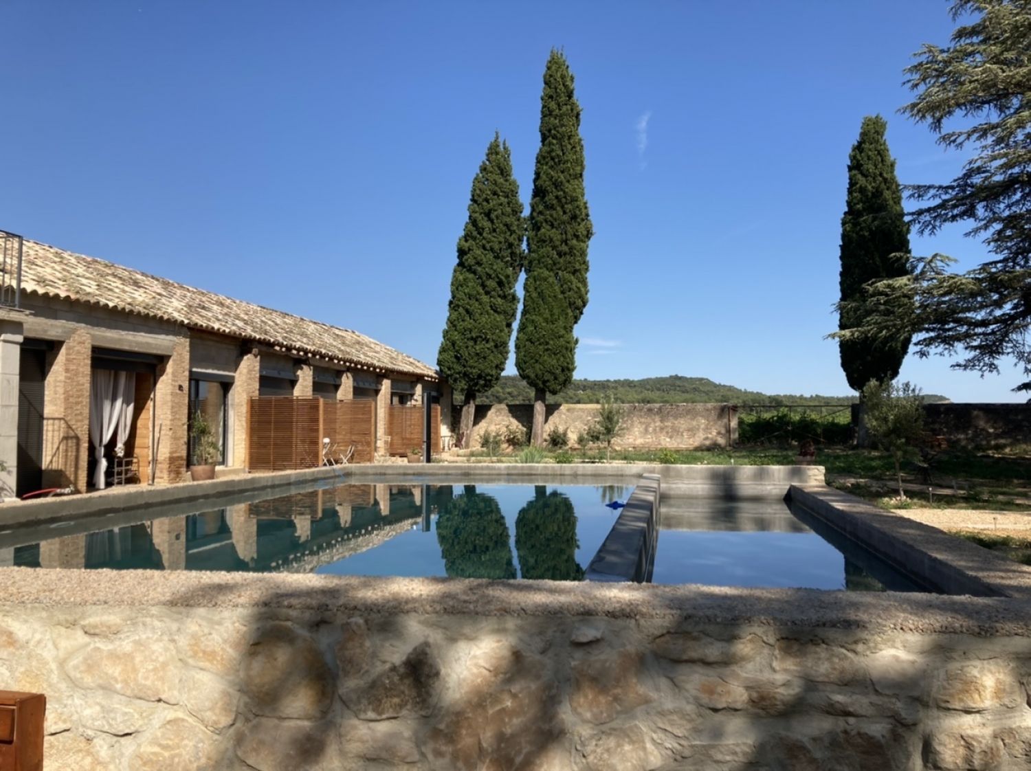 Vineyard Venue in Gard Rhodanien with UNESCO World Heritage View