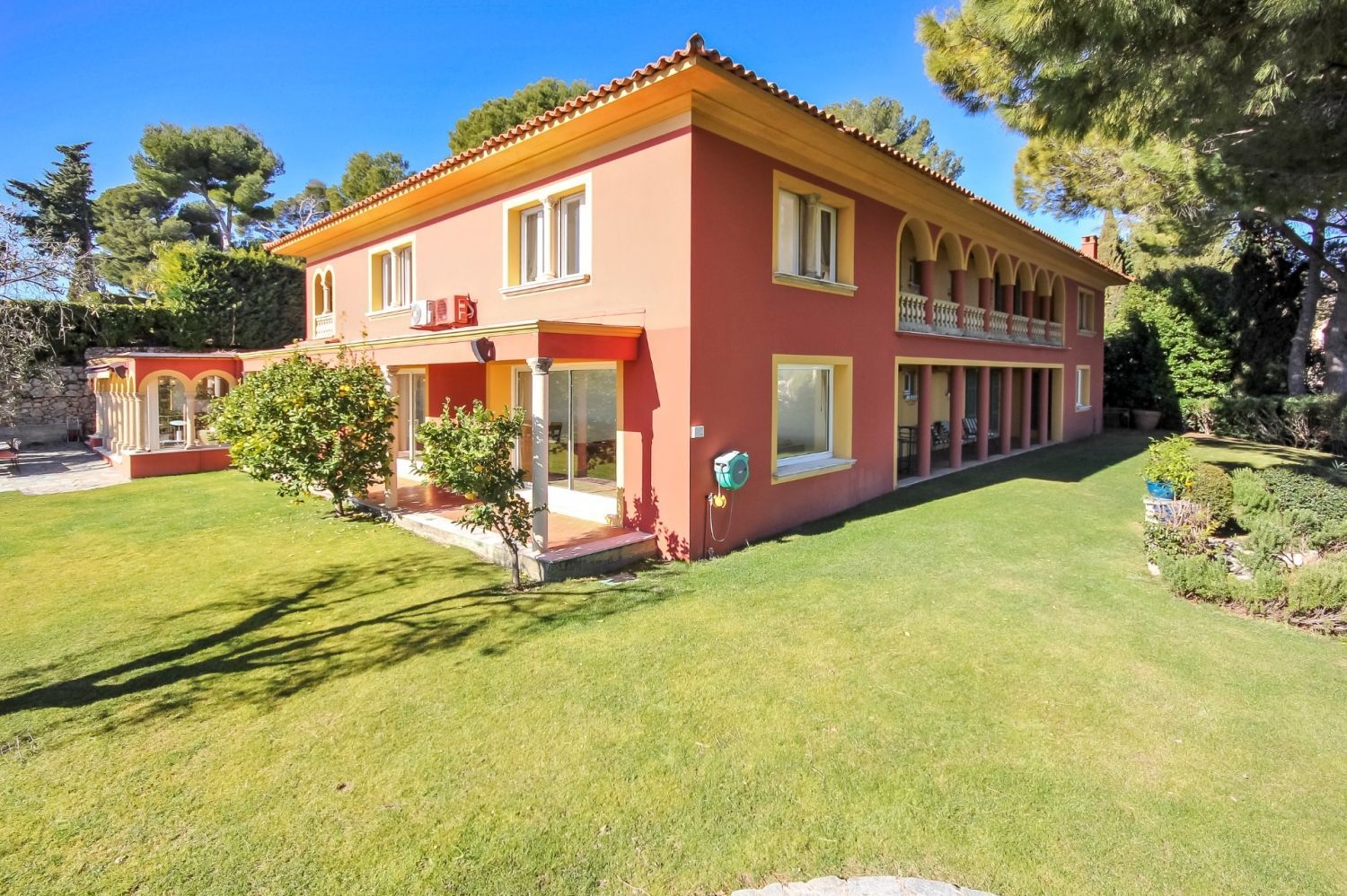 Luxury Palladian Villa with Panoramic Views in Mougins