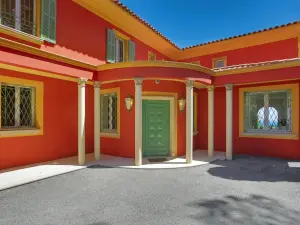 Luxury Palladian Villa with Panoramic Views in Mougins