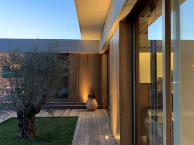 Modern villa overlooking Marseille