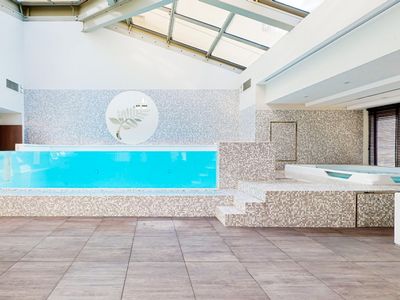 Cannes Duplex with Indoor Pool & Jacuzzi – Events up to 80 Guests
