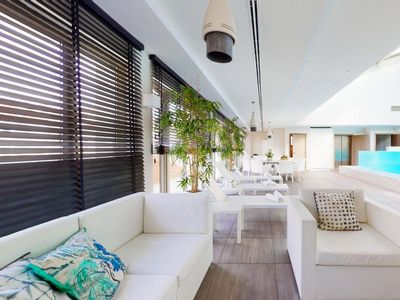 Cannes Duplex with Indoor Pool & Jacuzzi – Events up to 80 Guests
