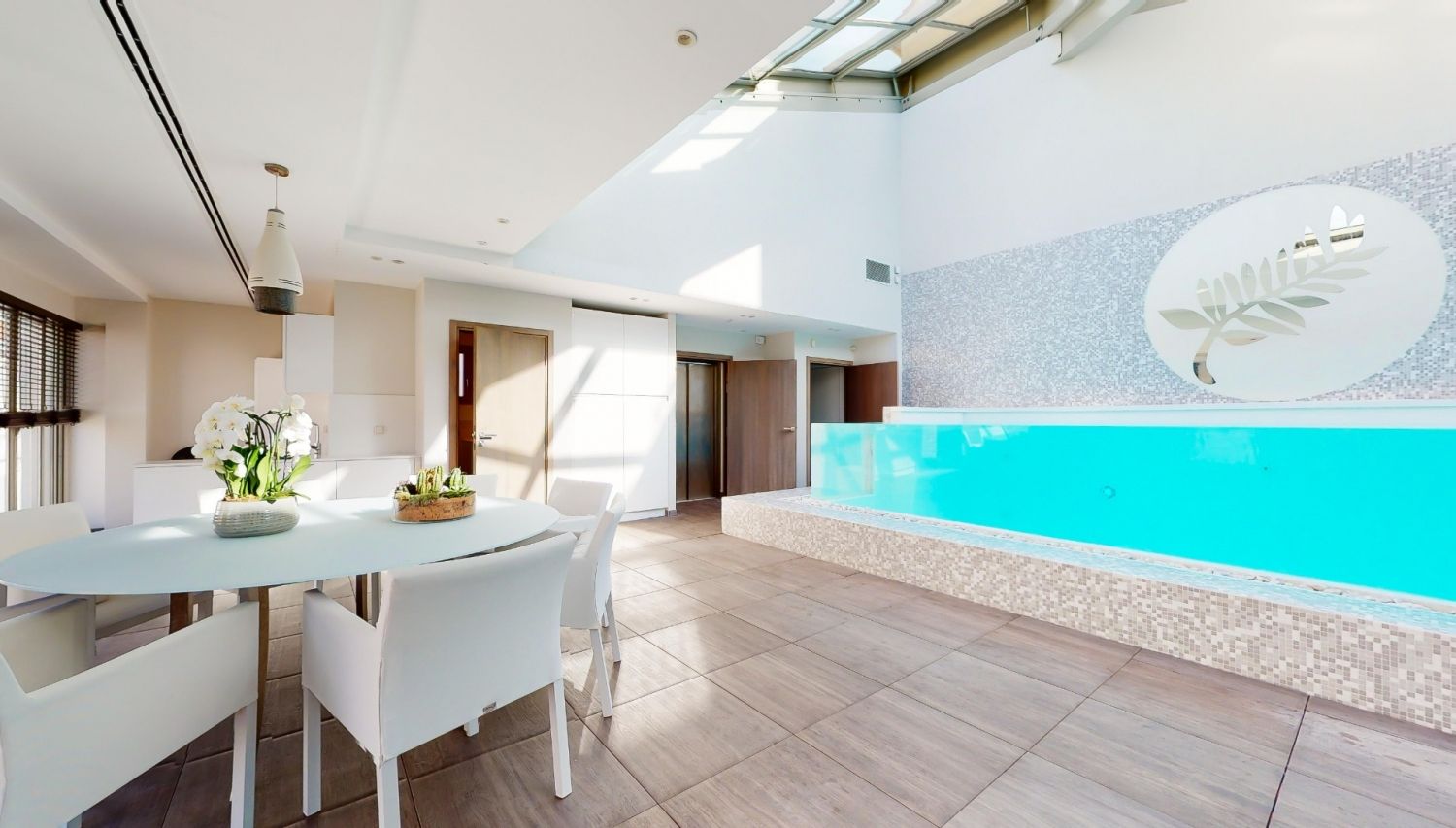 Private Cannes Mansion with Poolhouse – Events up to 80 Guests