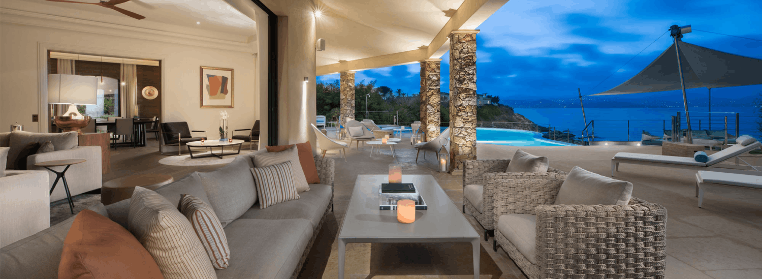 Villa on the rock edge with endless sea views