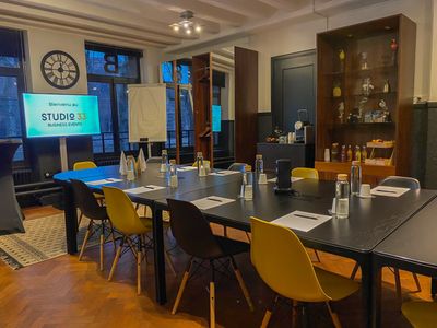 Studio Business Event