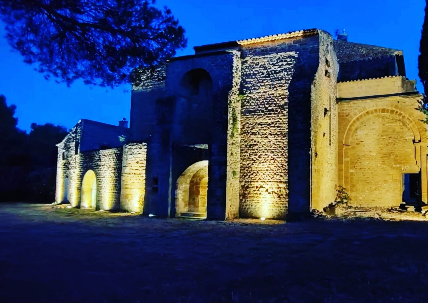 Château en pierre 12ème Siècle