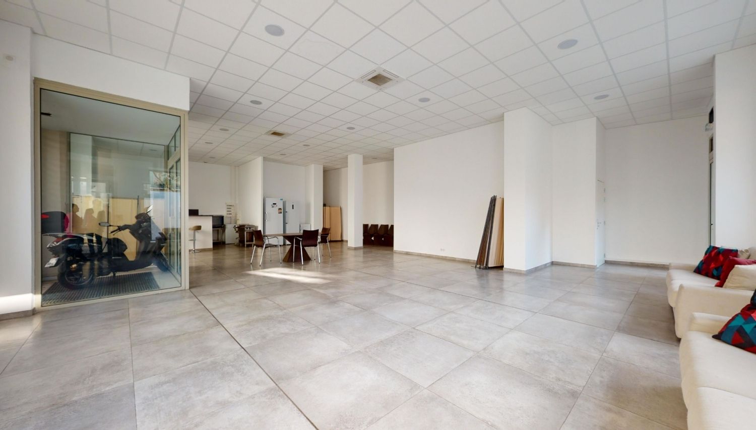 Commercial premises in Cannes city center