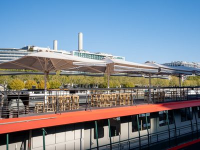 Seaside-Inspired Venue with Seine Views in Paris