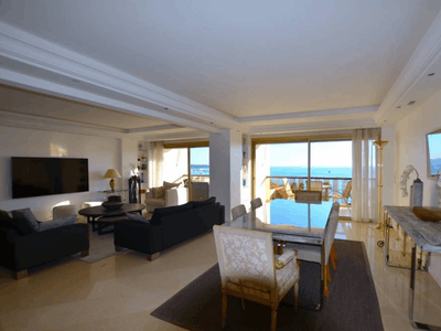 Luxury Cannes Apartment with Terrace – Near Palais, Events up to 60