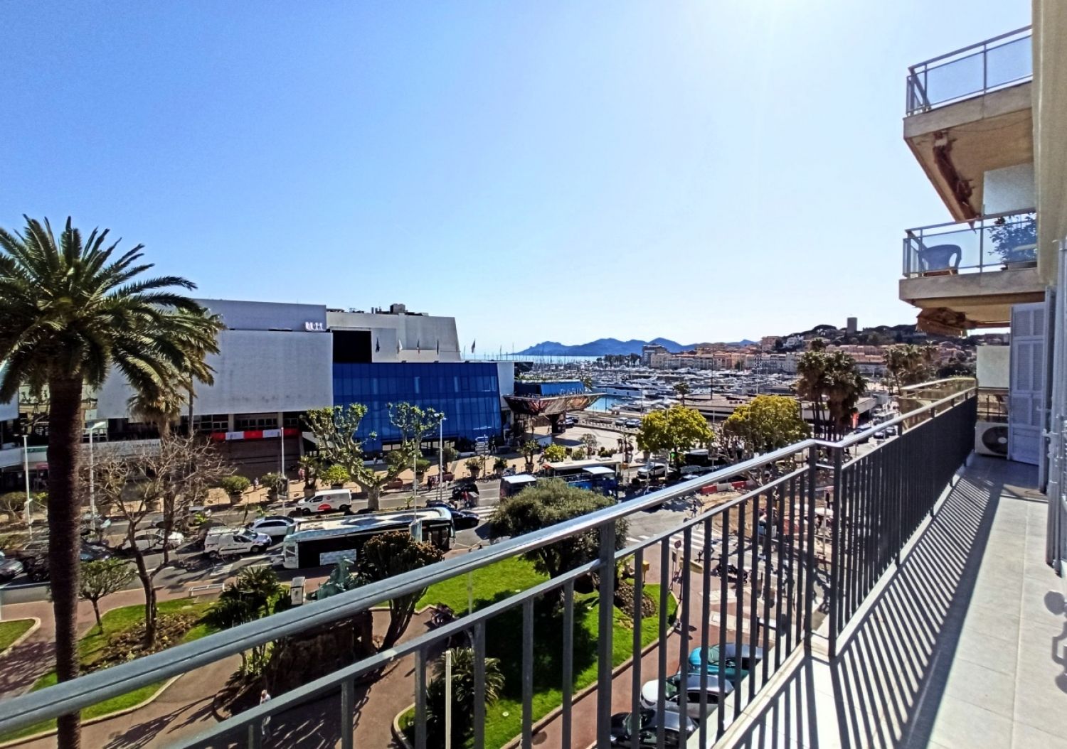 Penthouse Facing Palais Cannes – Terrace, Events up to 35 Guests