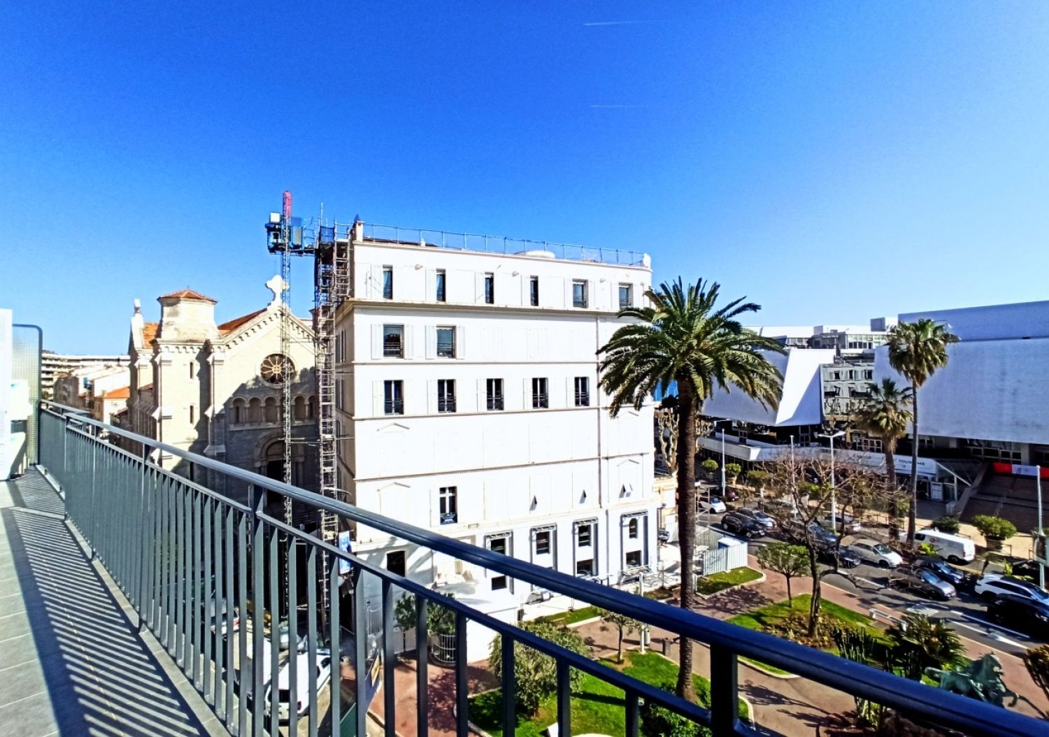 Penthouse Facing Palais Cannes – Terrace, Events up to 35 Guests