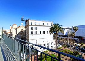 Penthouse 3 bedrooms with terrace front of the Palais 