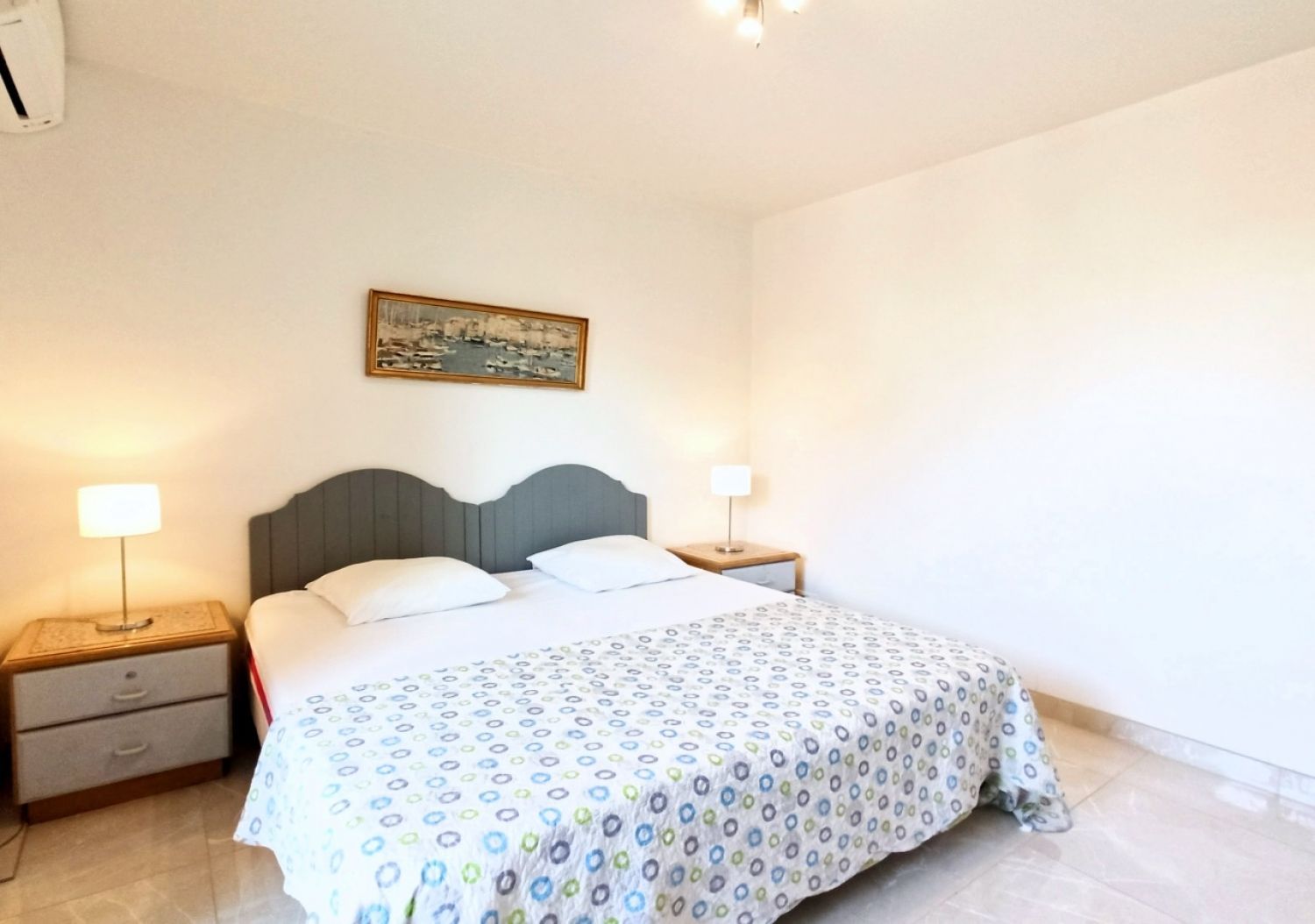 Penthouse 3 bedrooms with terrace front of the Palais 