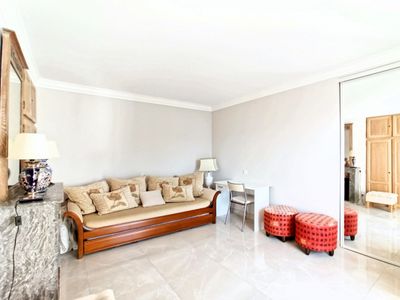 Penthouse 3 bedrooms with terrace front of the Palais 