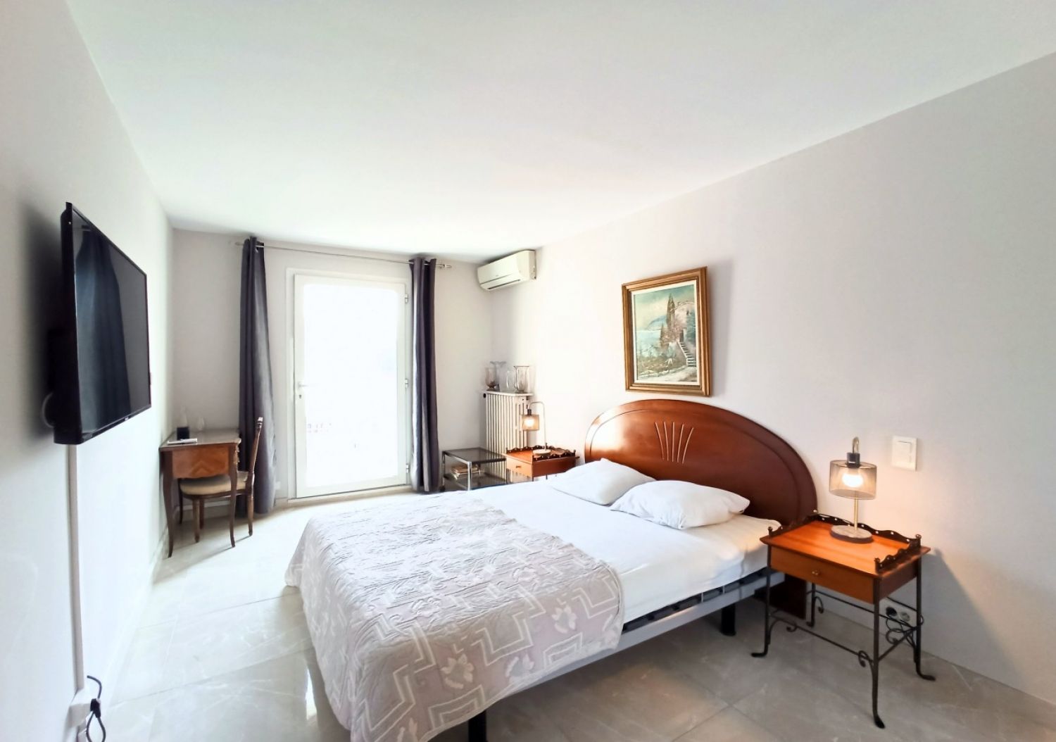 Penthouse 3 bedrooms with terrace front of the Palais 