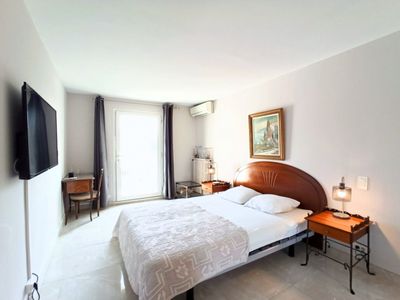 Penthouse 3 bedrooms with terrace front of the Palais 