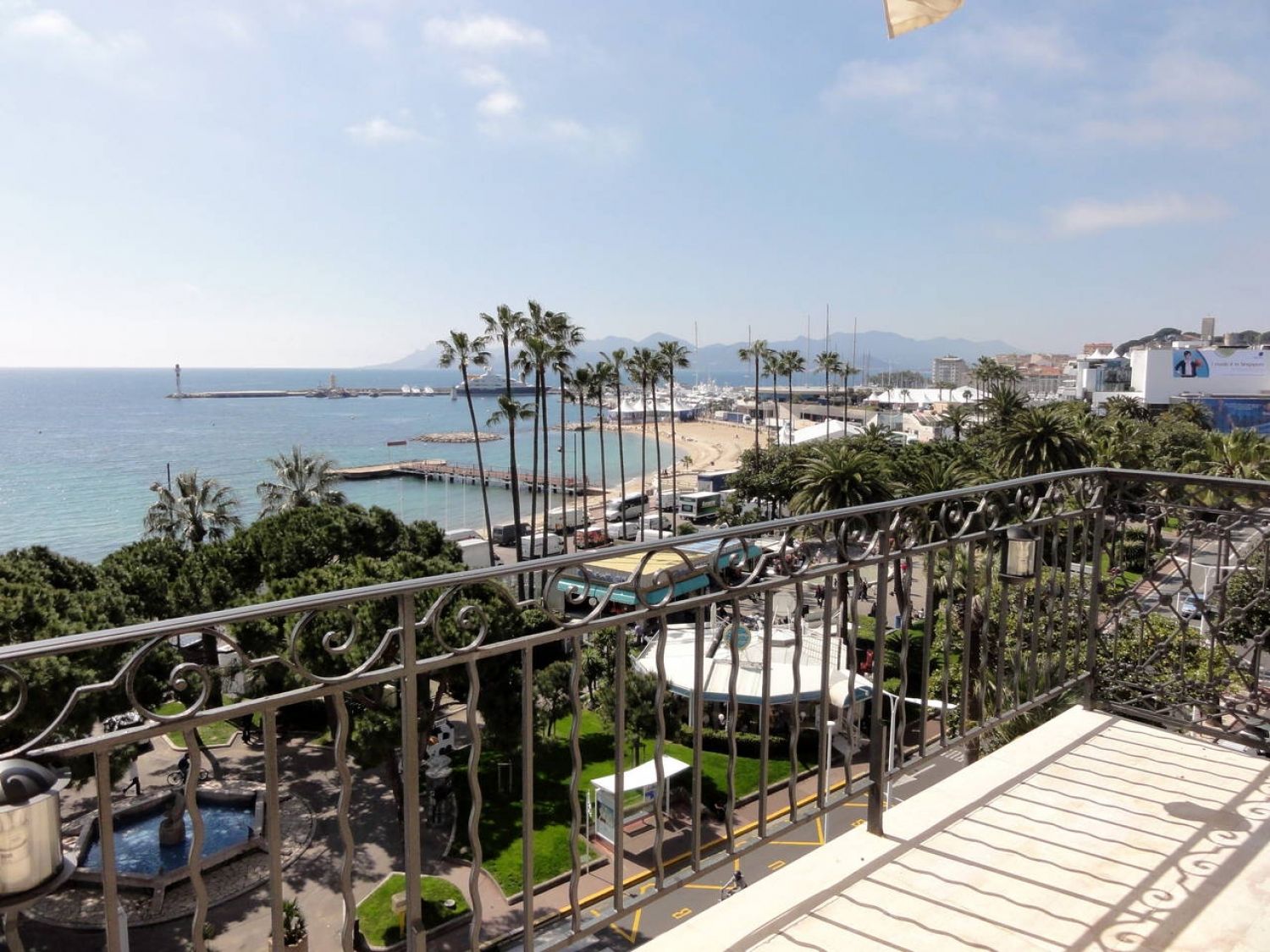 Appartement sur la Croisette avec vue sur la mer, à proximité du Palais des Congrès de Cannes