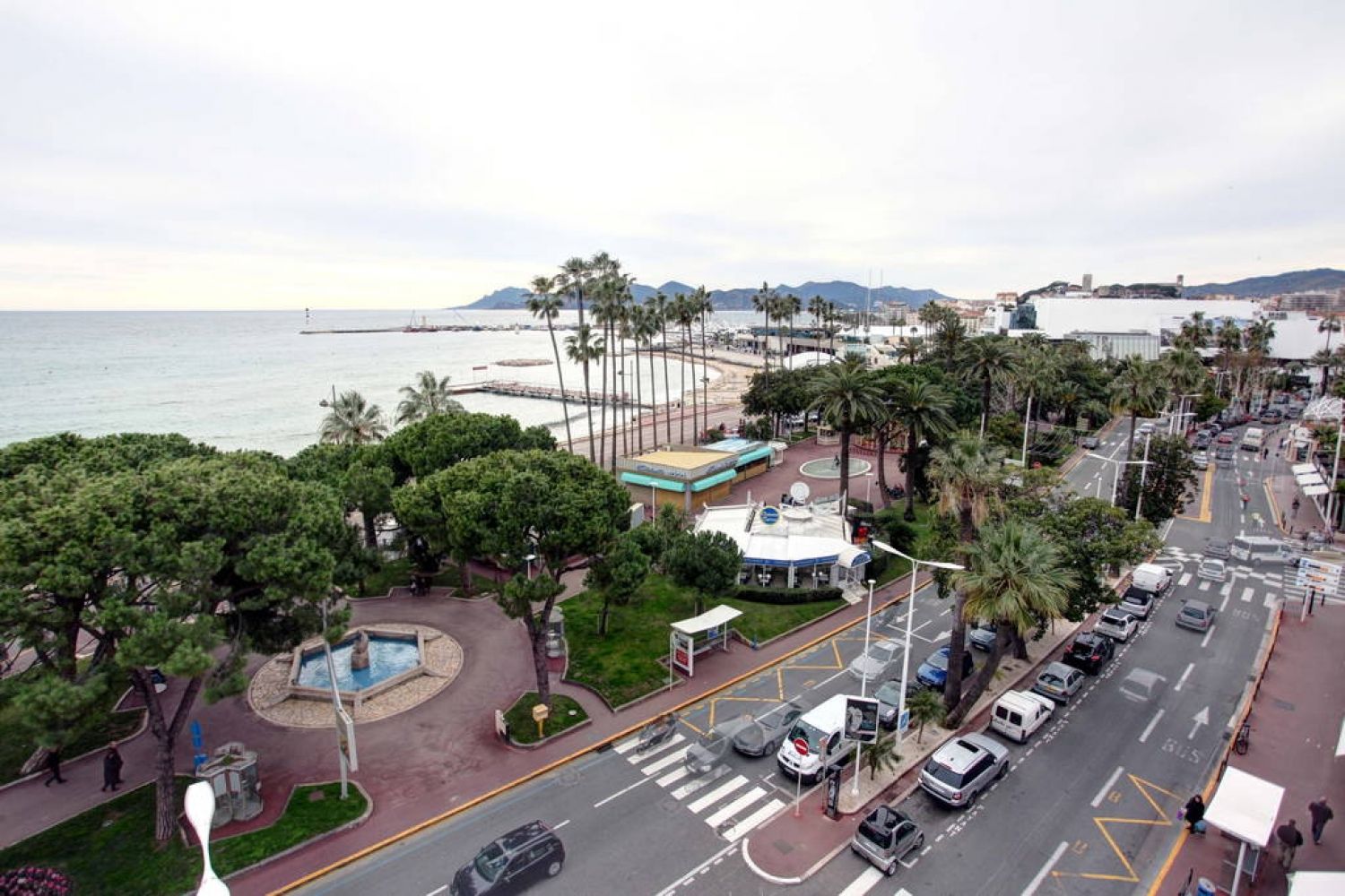 Appartement sur la Croisette avec vue sur la mer, à proximité du Palais des Congrès de Cannes