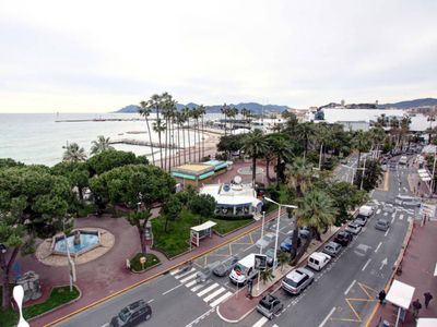 Top-Floor Croisette Apartment with Sea View – 1 Min from Palais, 40 Guests