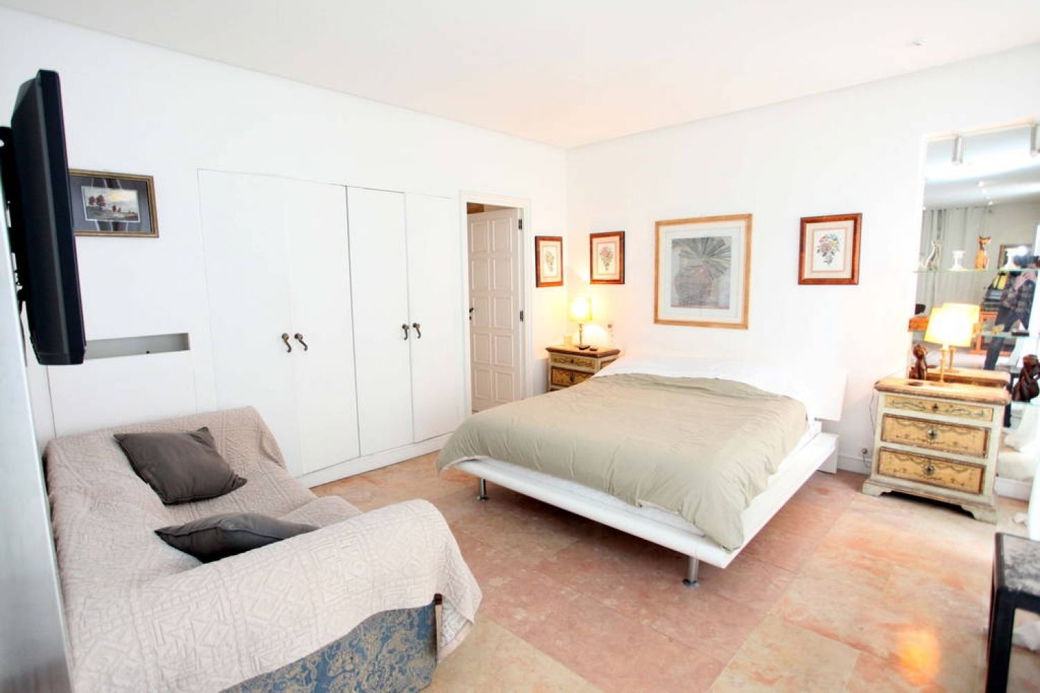 Appartement sur la Croisette avec vue sur la mer, à proximité du Palais des Congrès de Cannes