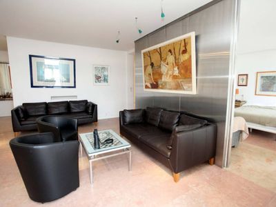 Top-Floor Croisette Apartment with Sea View – 1 Min from Palais, 40 Guests