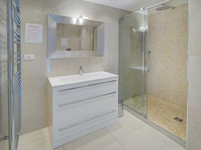 Croisette nice and modern apartment with terrace and sea view 