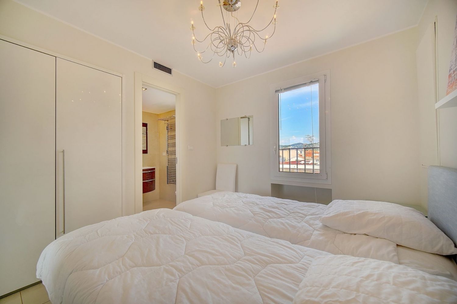 Croisette nice and modern apartment with terrace and sea view 