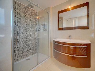 Croisette nice and modern apartment with terrace and sea view 