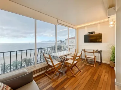 Appartement chic avec vue sur la mer sur la Croisette pour des événements intimes à Cannes