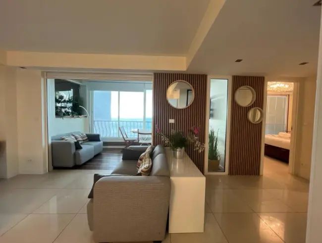 Appartement chic avec vue sur la mer sur la Croisette pour des événements intimes à Cannes