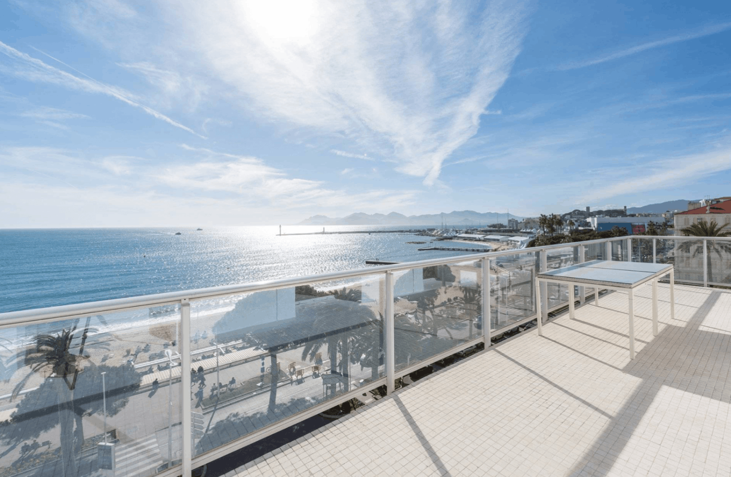 Spacious Croisette Penthouse with Sea View – Events up to 60 Guests