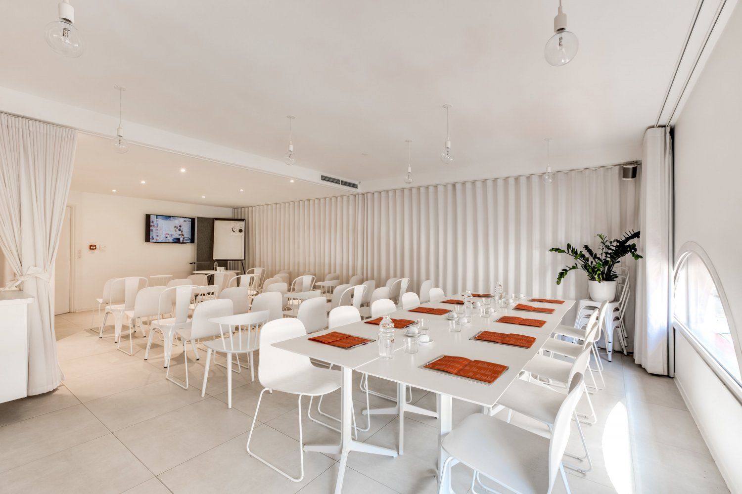 White room