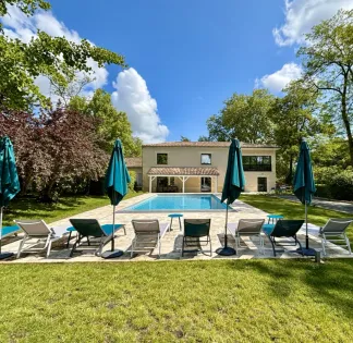 Maison & Château dans les vignes