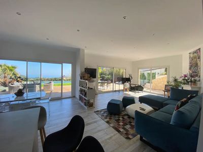 Villa with heated swimming pool and view of Eze