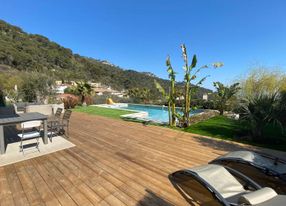 Villa with heated swimming pool and view of Eze