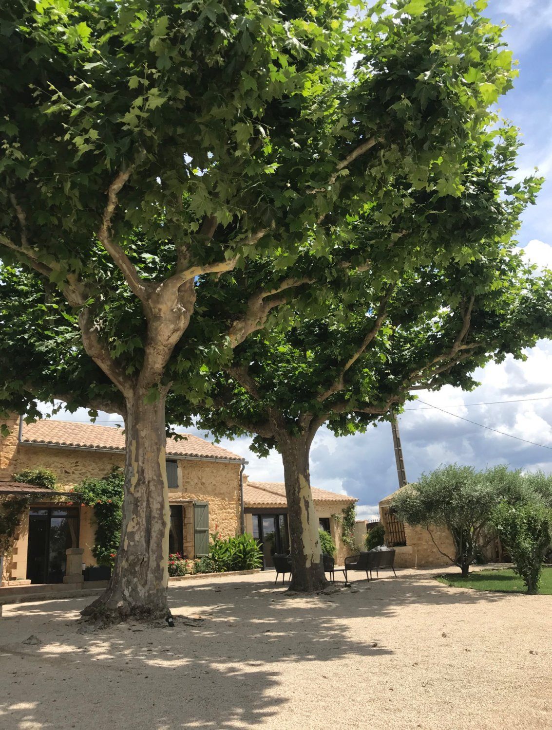 Provencal farmhouse for events