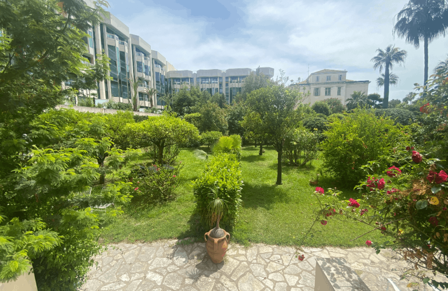 Unique secret garden in the center of Cannes