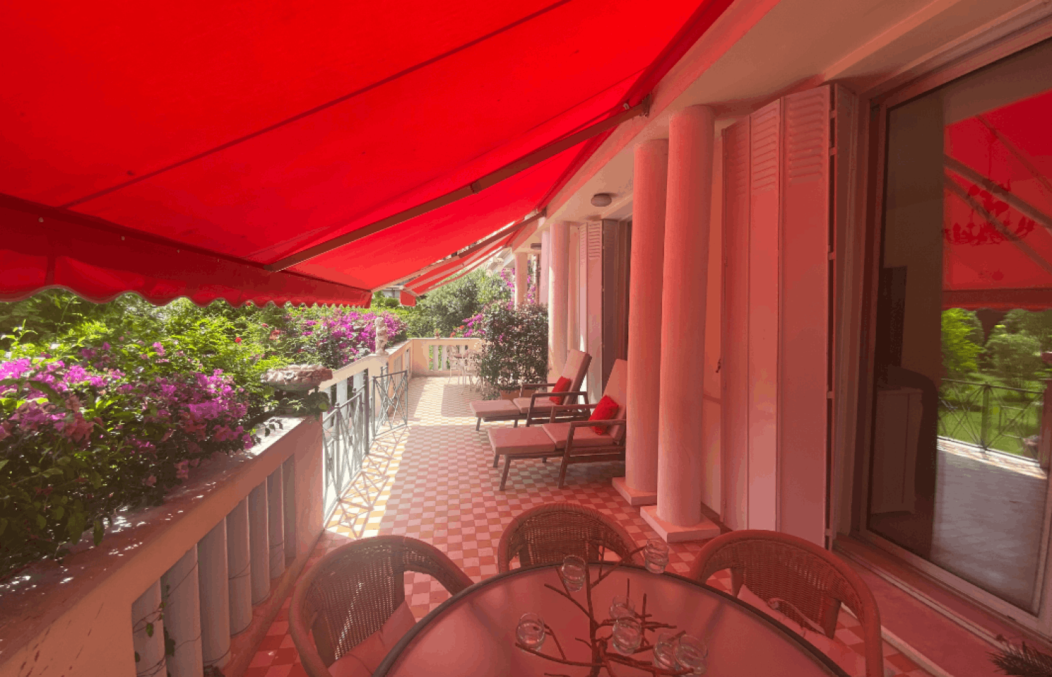 Unique secret garden in the center of Cannes
